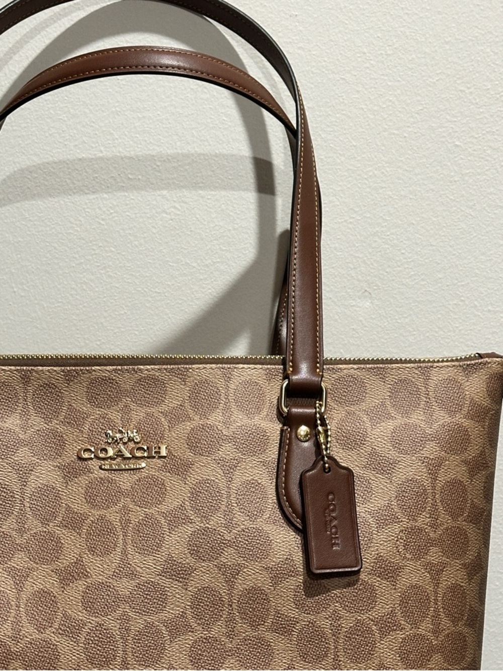 Coach City Tote Bag In Signature Canvas - Picture 3 of 10